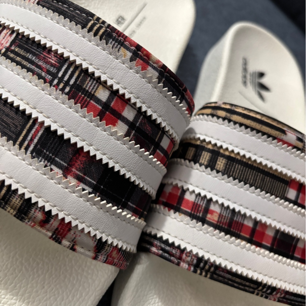 Adidas Athletic Slides - Picture 5 of 6